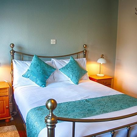 The Red Lion Inn Холмфирт Экстерьер фото
