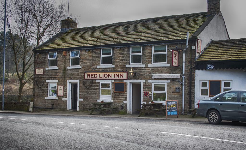 The Red Lion Inn Холмфирт Экстерьер фото